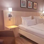 Garner By Ihg Отель
