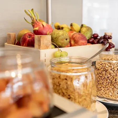 Отель Garner By Ihg