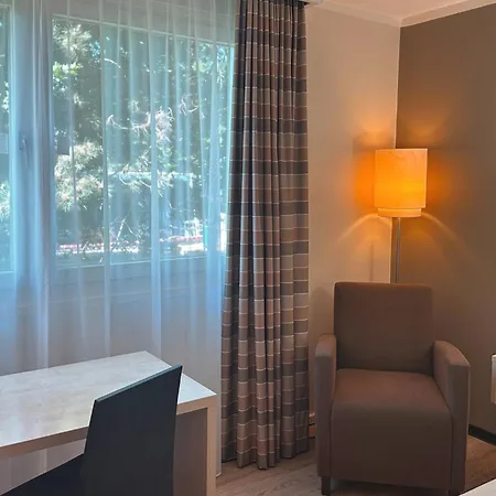 Отель Garner By Ihg 4*