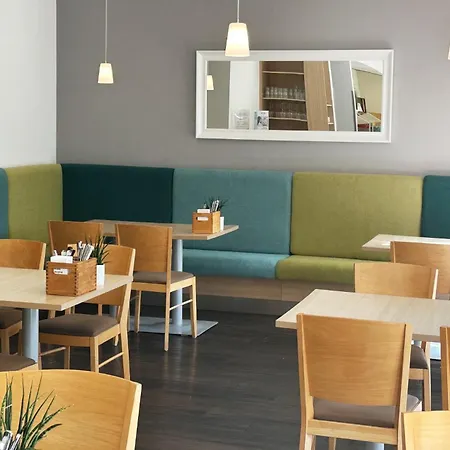 Отель Garner By Ihg 4*