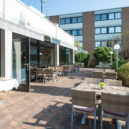 Select Hotel 4*
